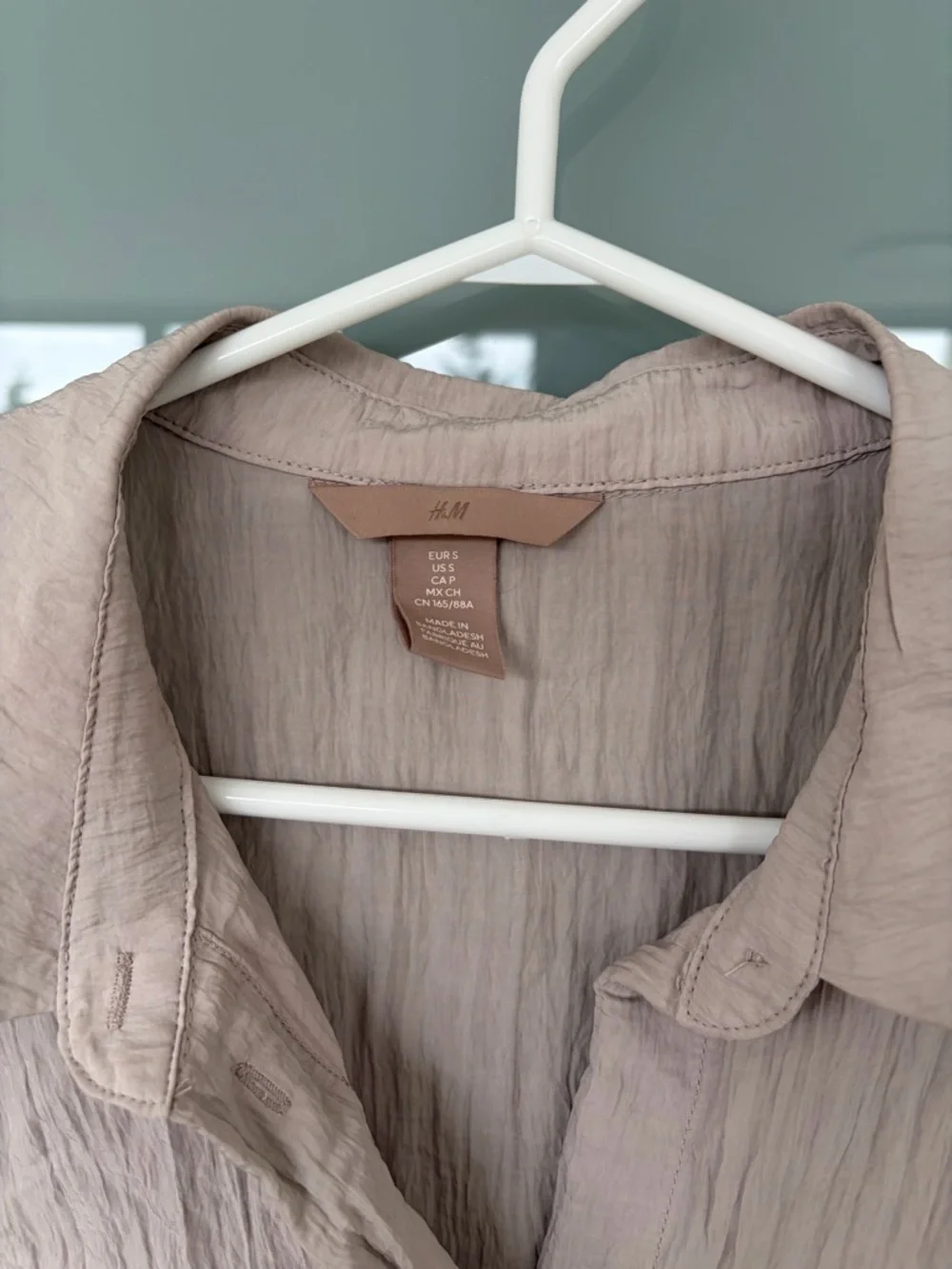 H&M light tan beige button-up shirt - Picture 3 of 3
